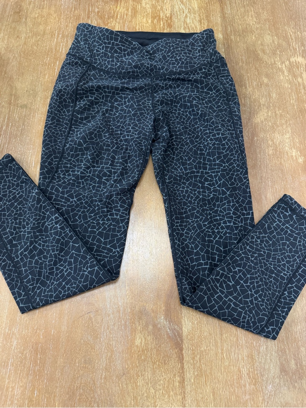 CALIA by Carrie Underwood Black Mosaic Pattern Leggings